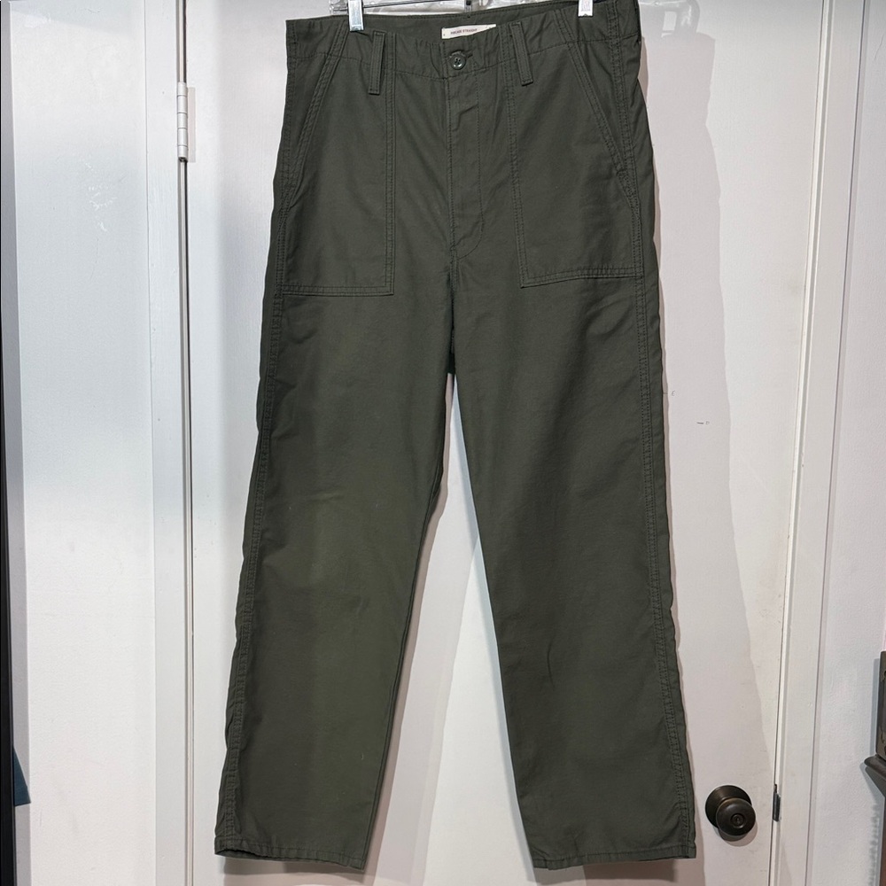 Women’s Levi’s Olive Green Ribcage Straight Pants Size 31